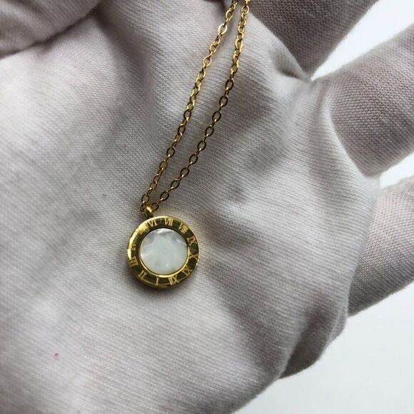 18K Gold Plated Women's Reversible Roman Numeral Pendant Necklace Mother Pearl - Picture 4 of 12